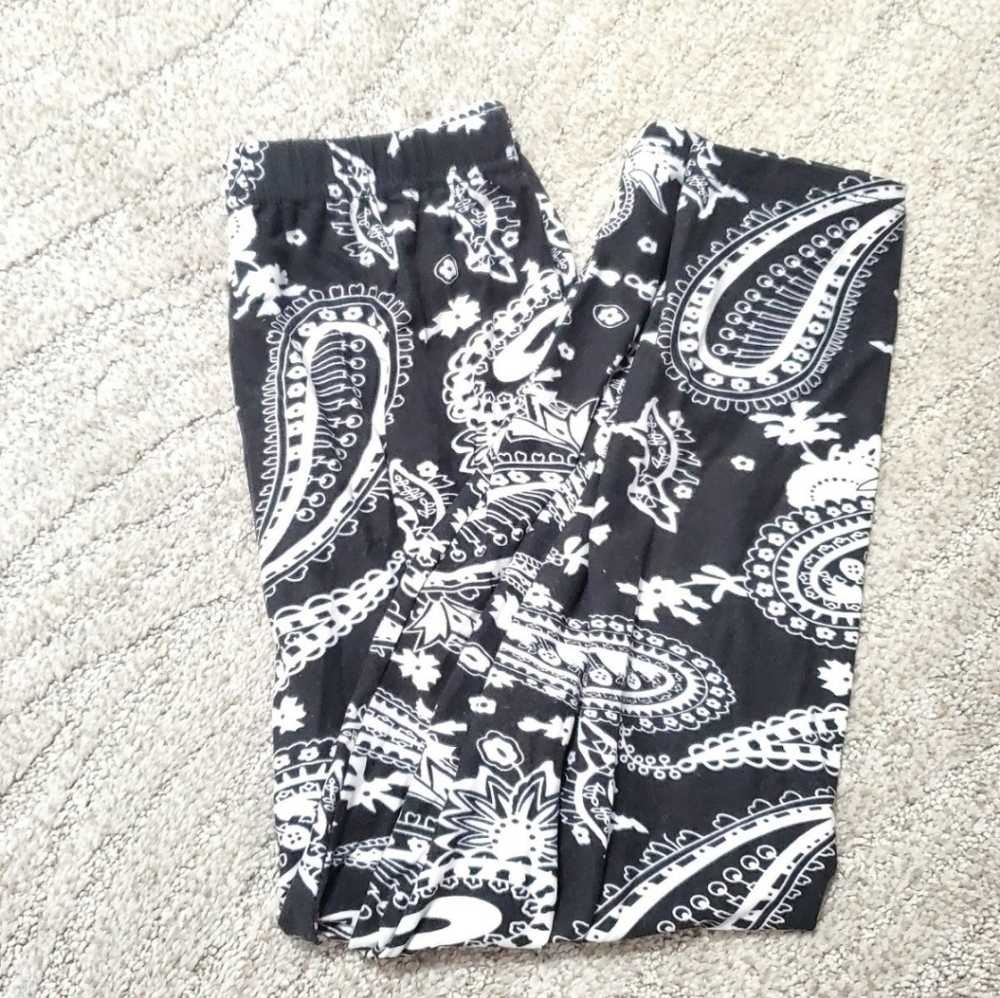 Black and White Leggings One Size